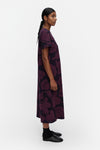 Marimekko - Pisteinen Kukasta Kukkaan Dress in dark purple, dark navy