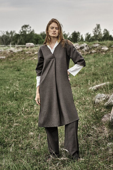 Nygardsanna - V-Neck Dress - 250224